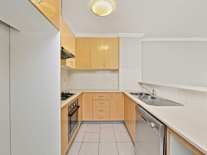 2 bedrooms Apartment / Unit / Flat in 2/28 Herbert Street WEST RYDE NSW, 2114
