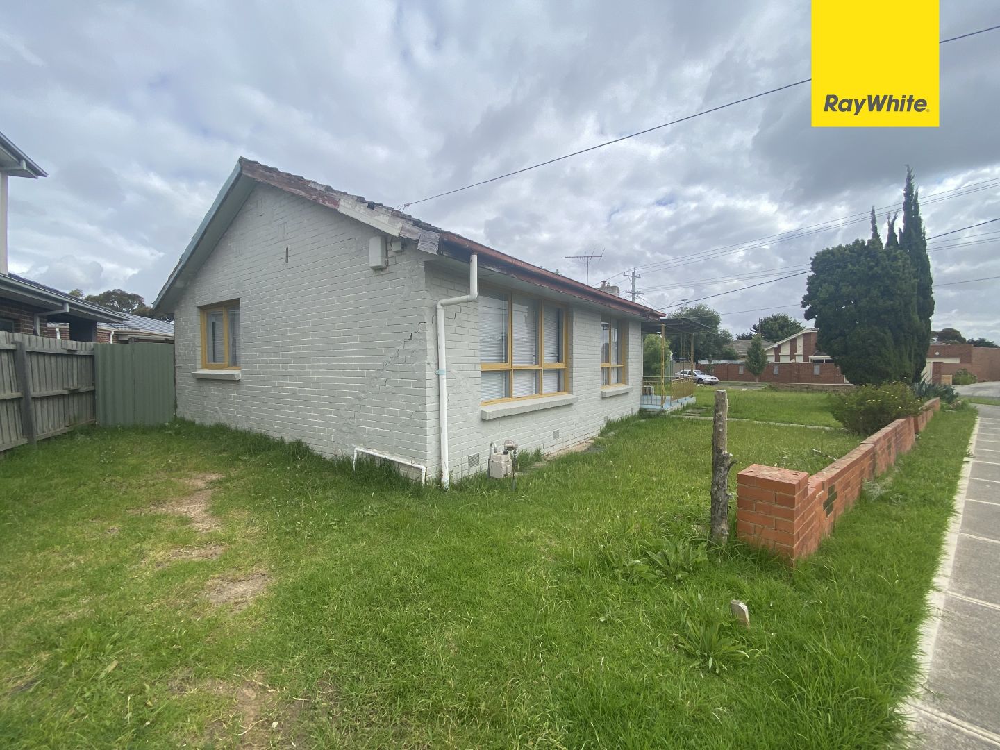 14 Moffat Street, St Albans VIC 3021 House For Rent 340 Domain