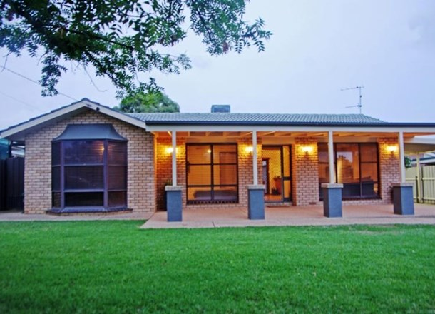 7 Buchanan Street, Lake Albert NSW 2650