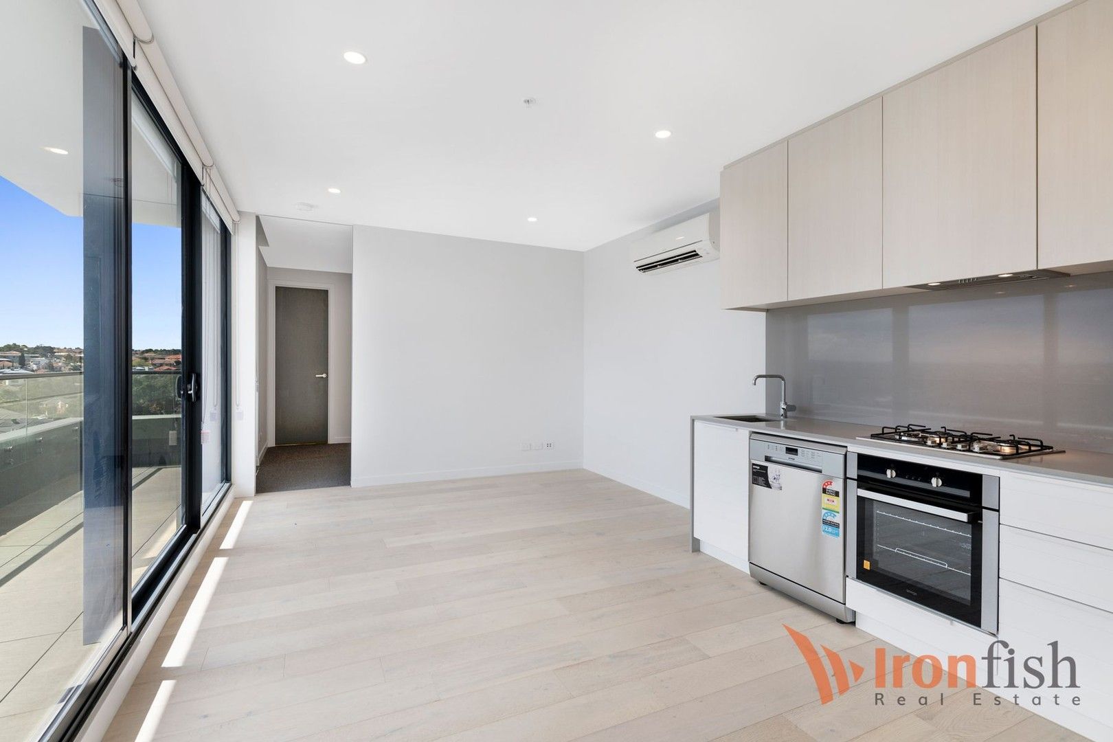 2 bedrooms Apartment / Unit / Flat in 912/91 Galada Avenue PARKVILLE VIC, 3052