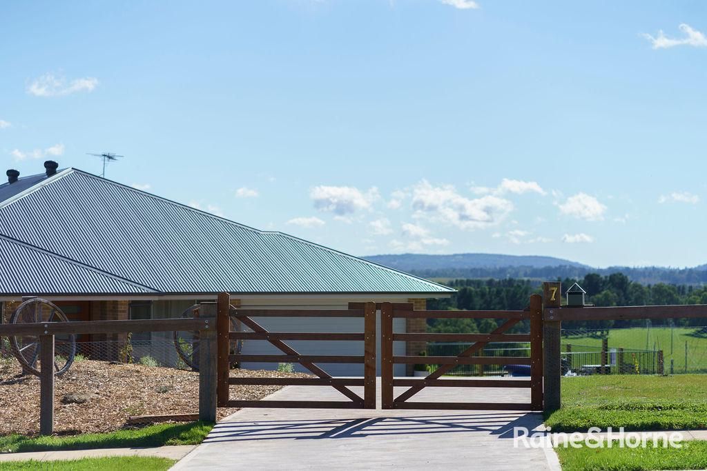 5 bedrooms House in 7 Brown Barrel Ridge MOSS VALE NSW, 2577
