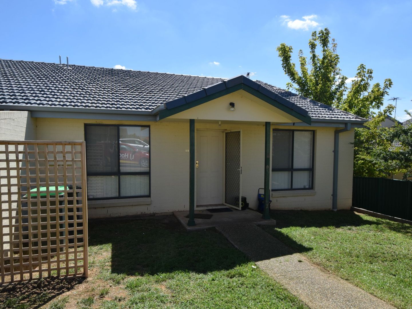 3 bedrooms Apartment / Unit / Flat in 11/4 Old Barracks Lane YOUNG NSW, 2594