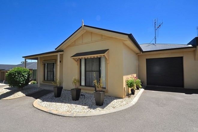 Picture of 2/451 Napier Street, WHITE HILLS VIC 3550