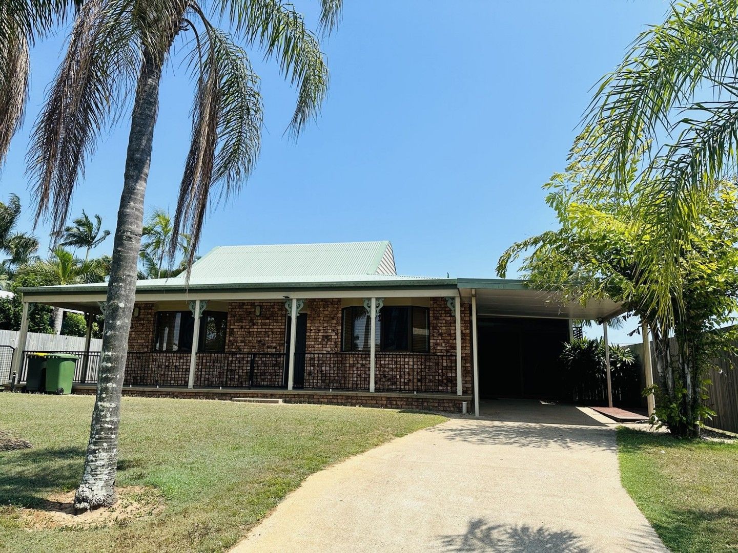 3 bedrooms House in 15 Davlyn Drive ANDERGROVE QLD, 4740
