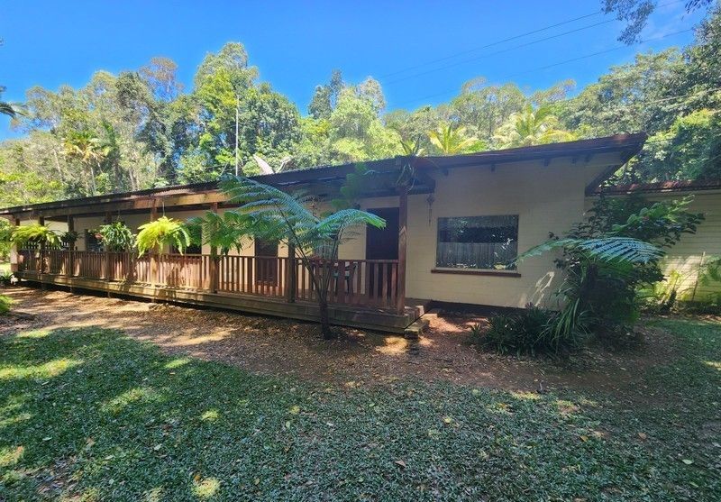 2 bedrooms House in 2905 Mossman Daintree Road LOWER DAINTREE QLD, 4873