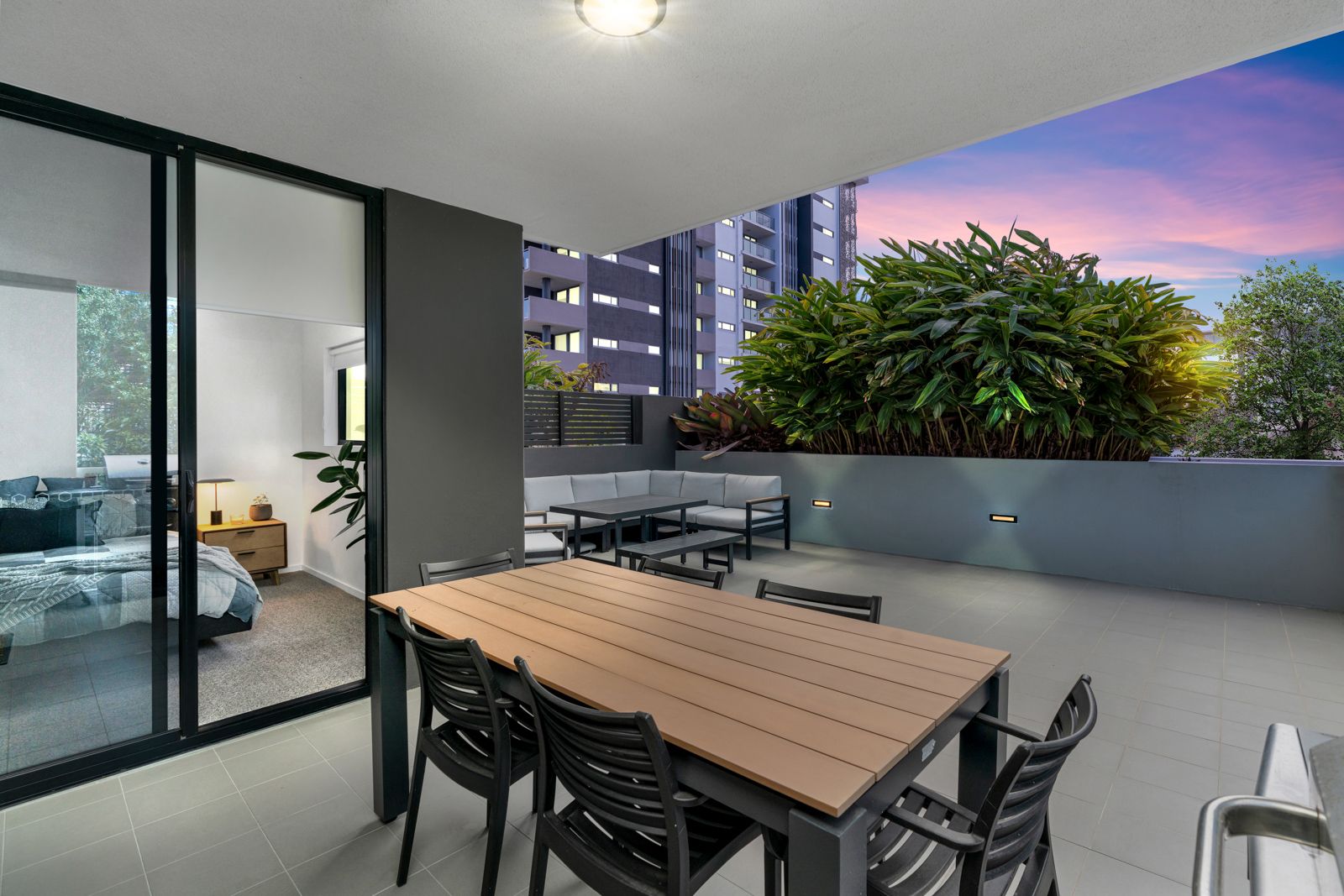 2 bedrooms Apartment / Unit / Flat in 107/28 Wolseley Street WOOLLOONGABBA QLD, 4102
