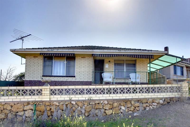 15 & 15A Esmerelda Street, Mannum SA 5238, Image 2