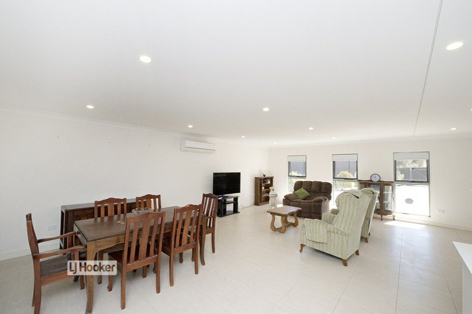 2/8 Clarke Street, Araluen NT 0870, Image 2