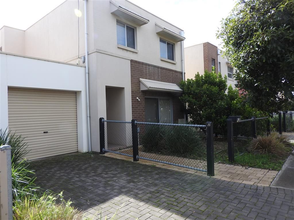 3 bedrooms Townhouse in 32 Bolton Avenue DEVON PARK SA, 5008