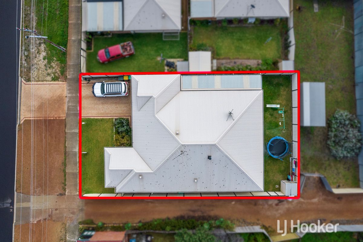 4 bedrooms House in 92 Prinsep Street COLLIE WA, 6225