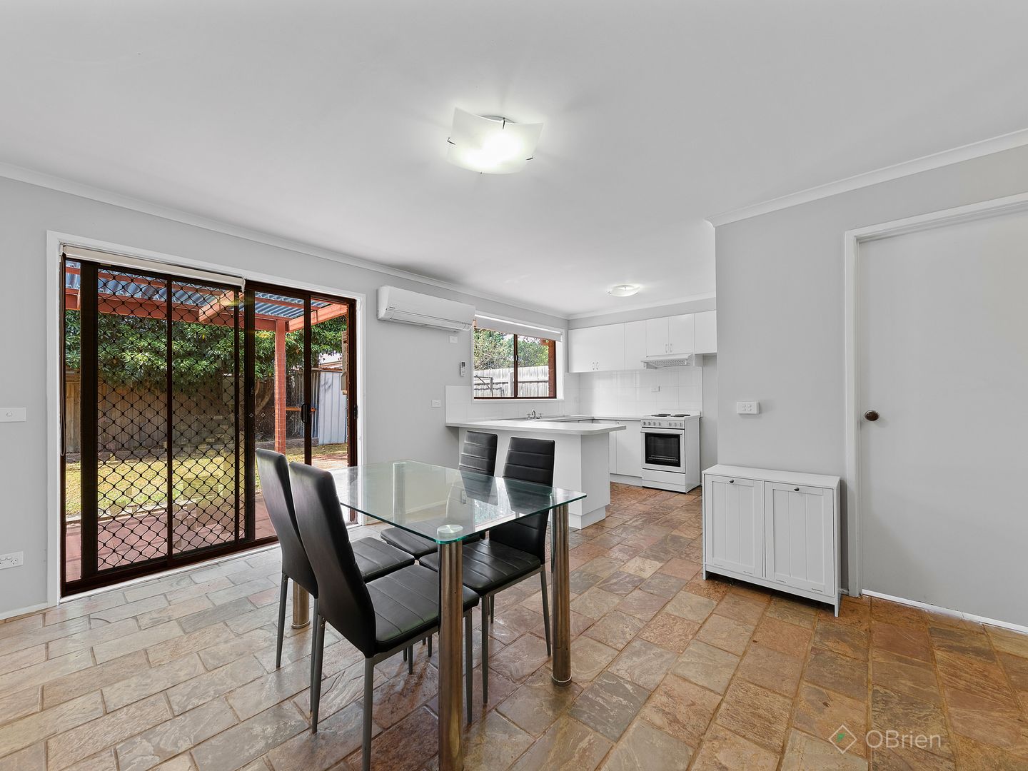 18 Calwell Court, Skye VIC 3977, Image 2