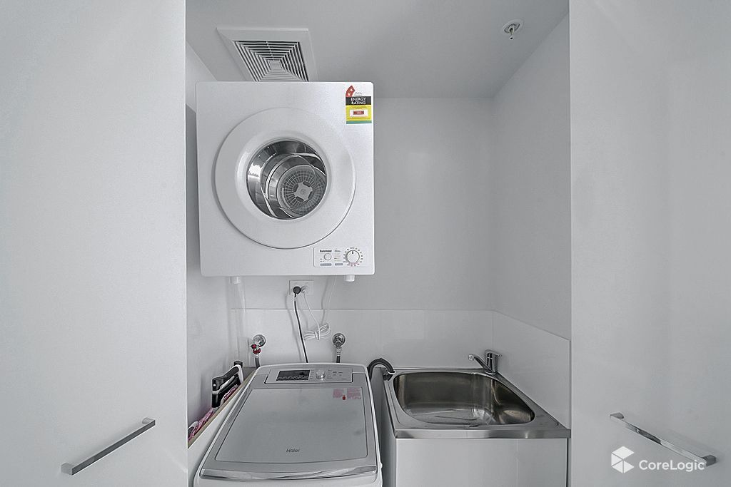 2 bedrooms Apartment / Unit / Flat in 21006/5 Harbourside Court BIGGERA WATERS QLD, 4216