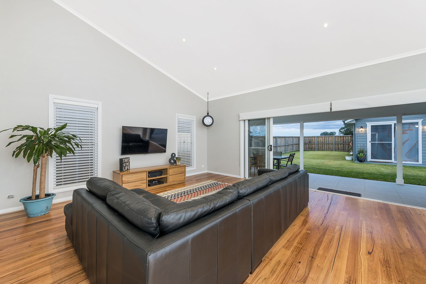 11 Dengate Close, Elderslie NSW 2570, Image 2