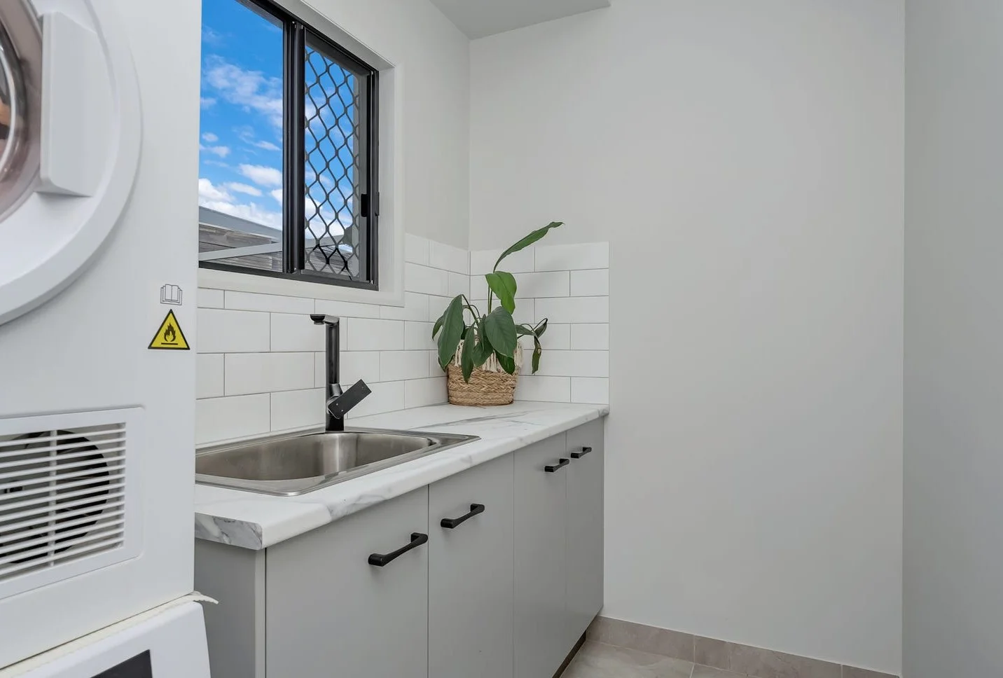 Additional image 11 of 7 Henderson Street, Mount Low QLD 4818