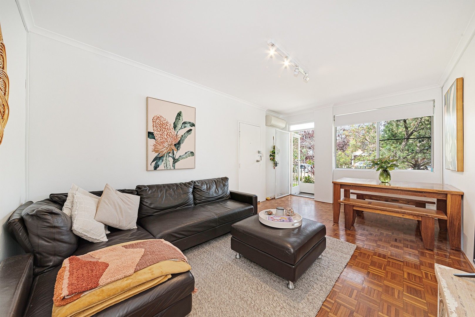 2 bedrooms Apartment / Unit / Flat in 1/83-85 Burns Bay Road LANE COVE NSW, 2066