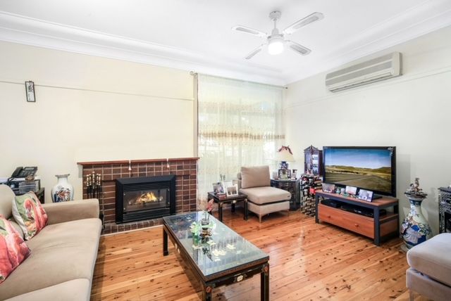 3 bedrooms House in 1 Moxham St NORTH PARRAMATTA NSW, 2151