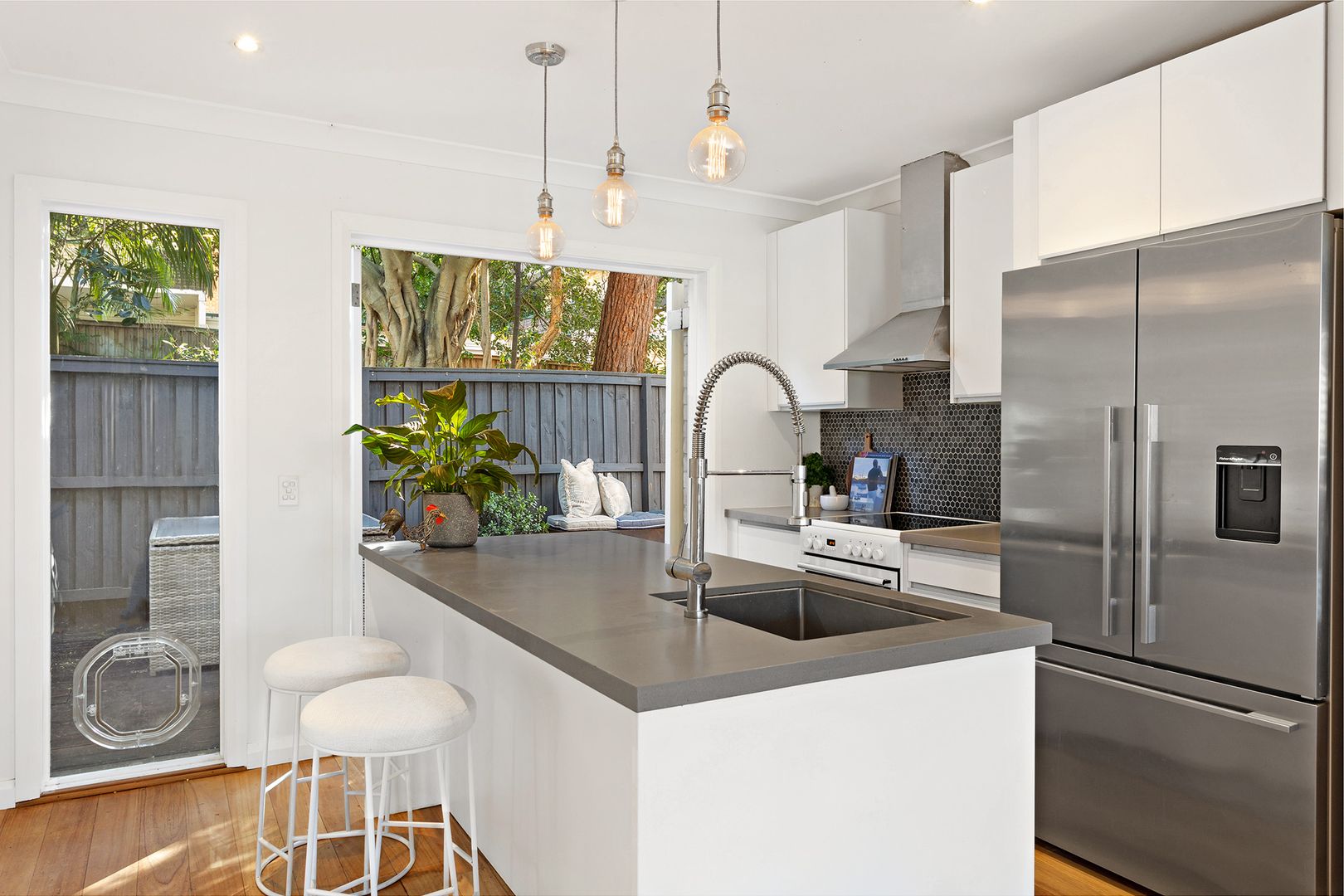 22/30A The Crescent, Dee Why NSW 2099, Image 2