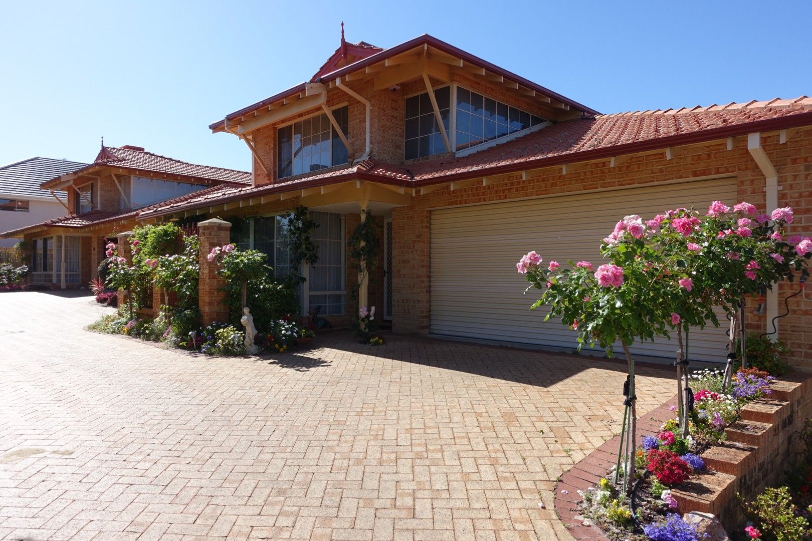 3 bedrooms House in 53C Macleod Road APPLECROSS WA, 6153