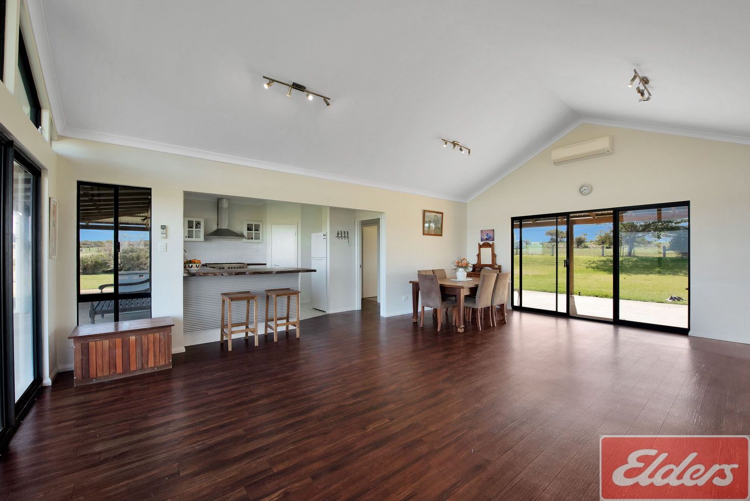 66 James Eastough Close, Nanson WA 6532, Image 2