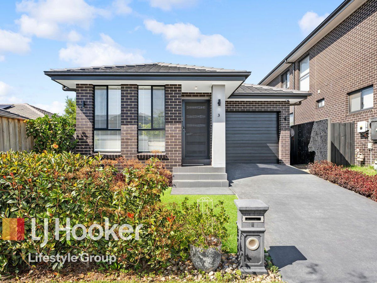 4 bedrooms House in 3 Charbray Loop ORAN PARK NSW, 2570