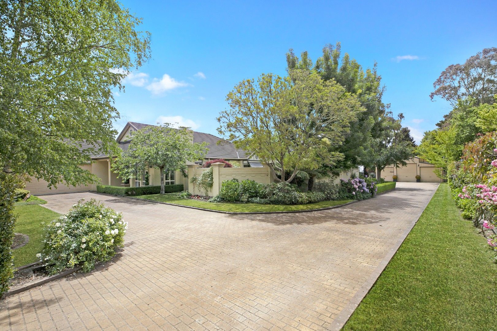 4 bedrooms House in 64A Sunninghill Avenue BURRADOO NSW, 2576