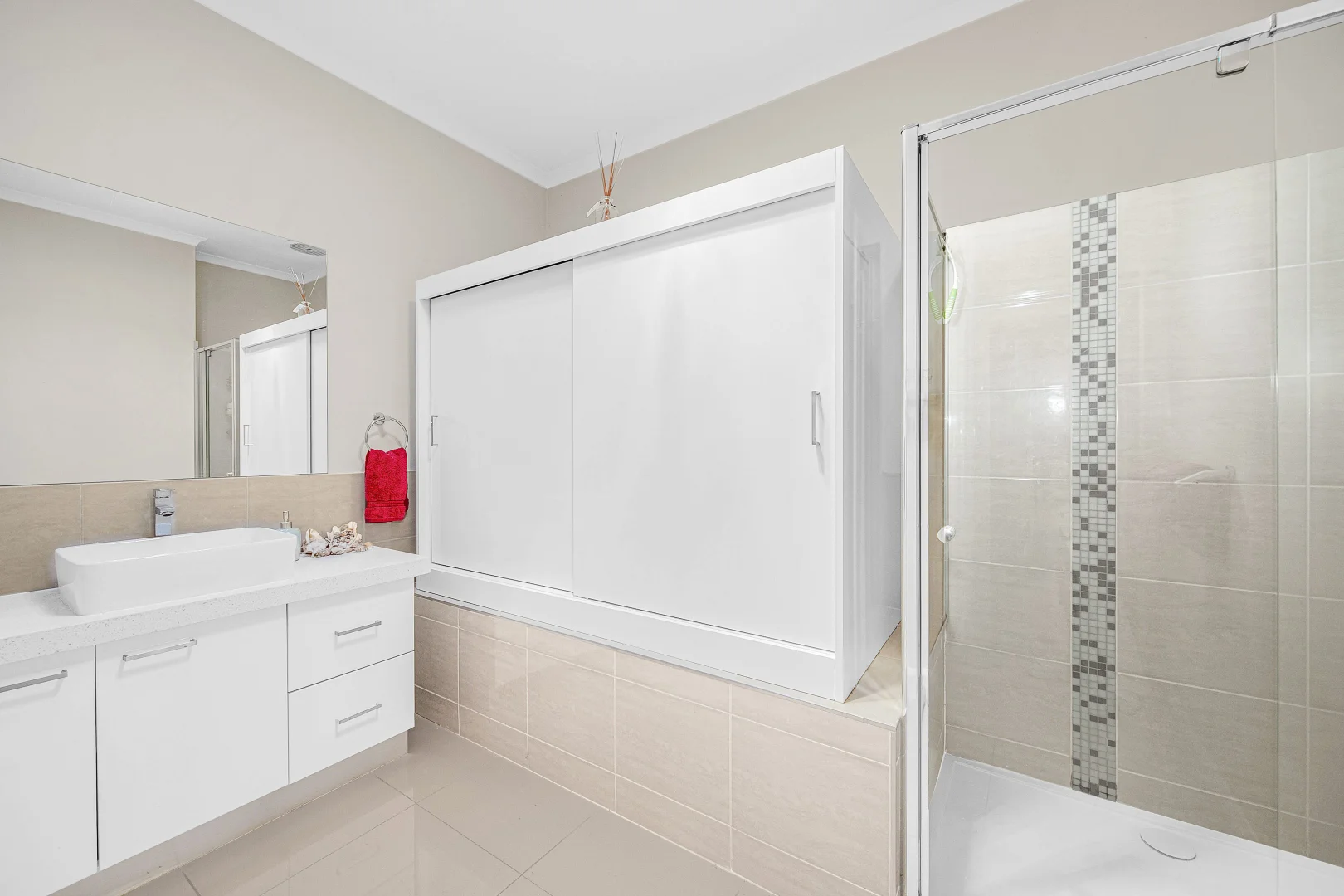 4/12 Seagull Avenue, Altona VIC — StMate