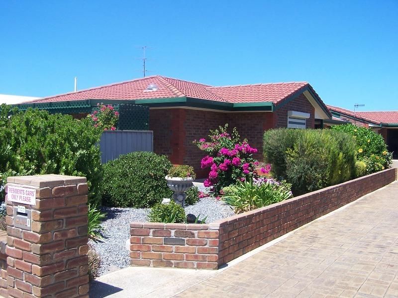 Unit 1/2 Paul Street, TUMBY BAY SA 5605, Image 0