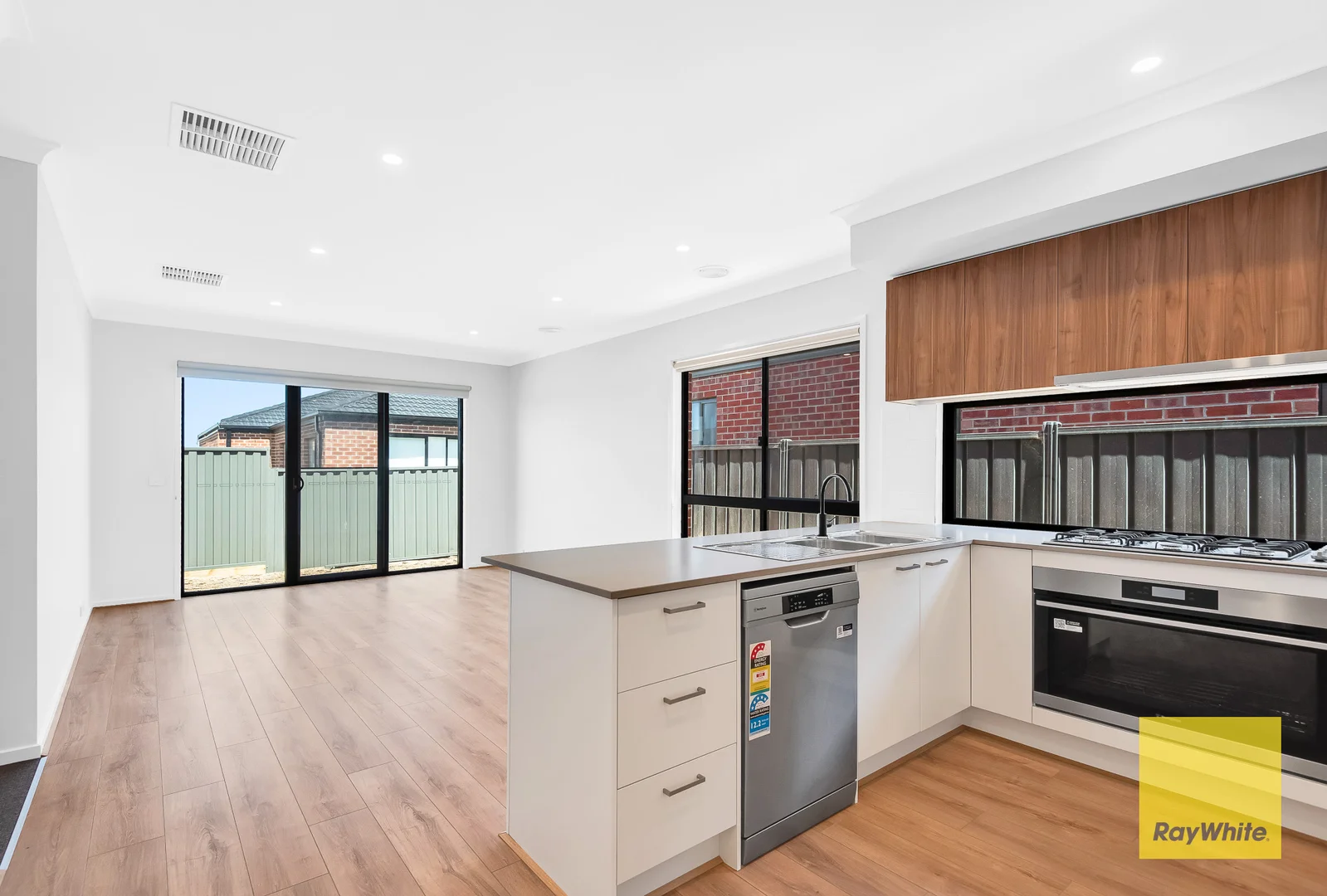 Additional image 6 of 109 MEDALLION BOULEVARD, Tarneit VIC 3029