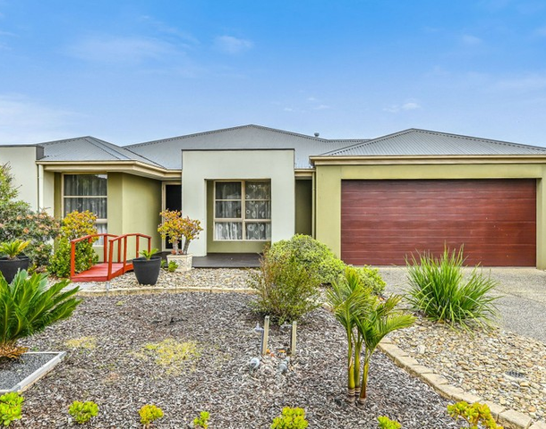 1 Reyoff Place, Lyndhurst VIC 3975