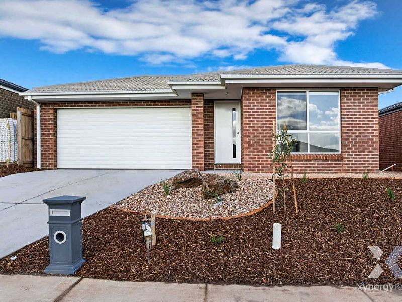 4 bedrooms House in 197 James Melrose Drive BROOKFIELD VIC, 3338