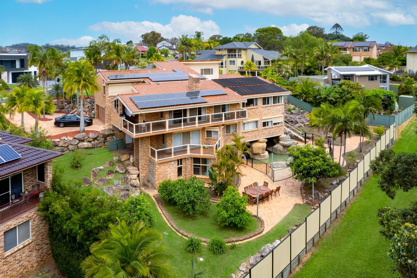 5 bedrooms House in 9 Figtree Crescent GLEN ALPINE NSW, 2560