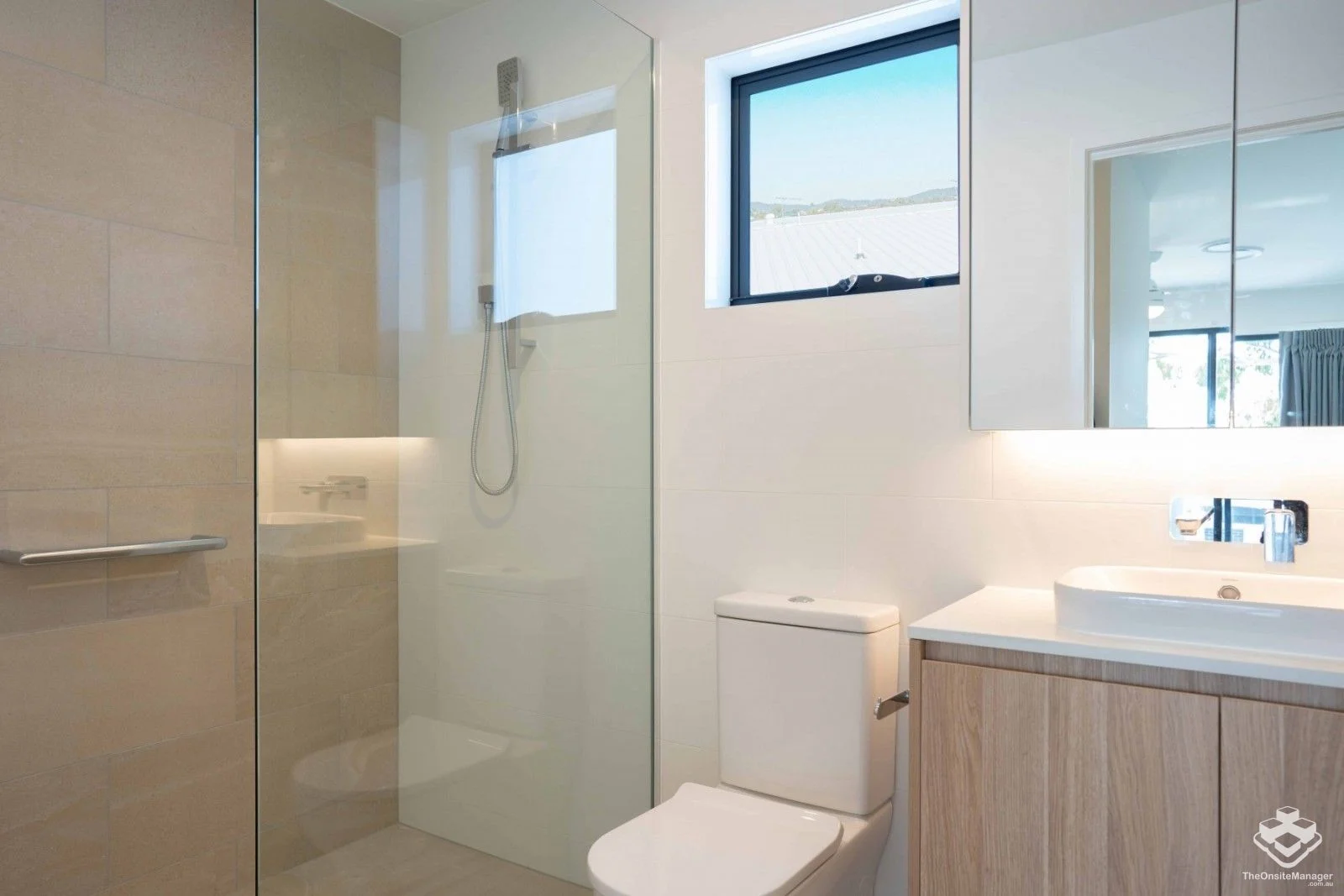 Additional image 2 of ID:21173988/35 Sorrento Street, Wynnum West QLD 4178