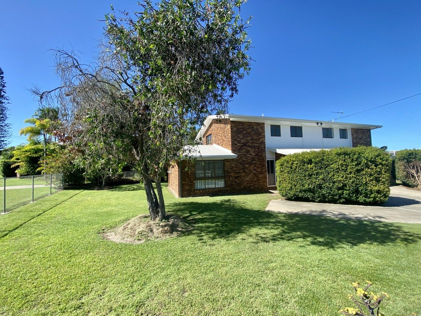 2 bedrooms House in 2/22 Booth Avenue TANNUM SANDS QLD, 4680