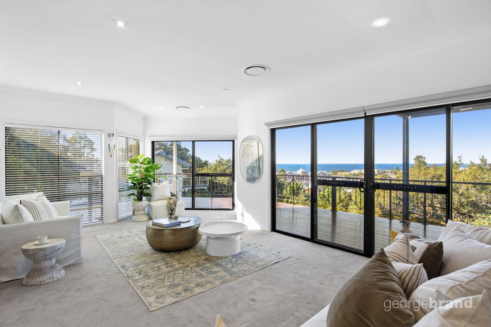 5 bedrooms House in 27 Kurrawyba Avenue TERRIGAL NSW, 2260
