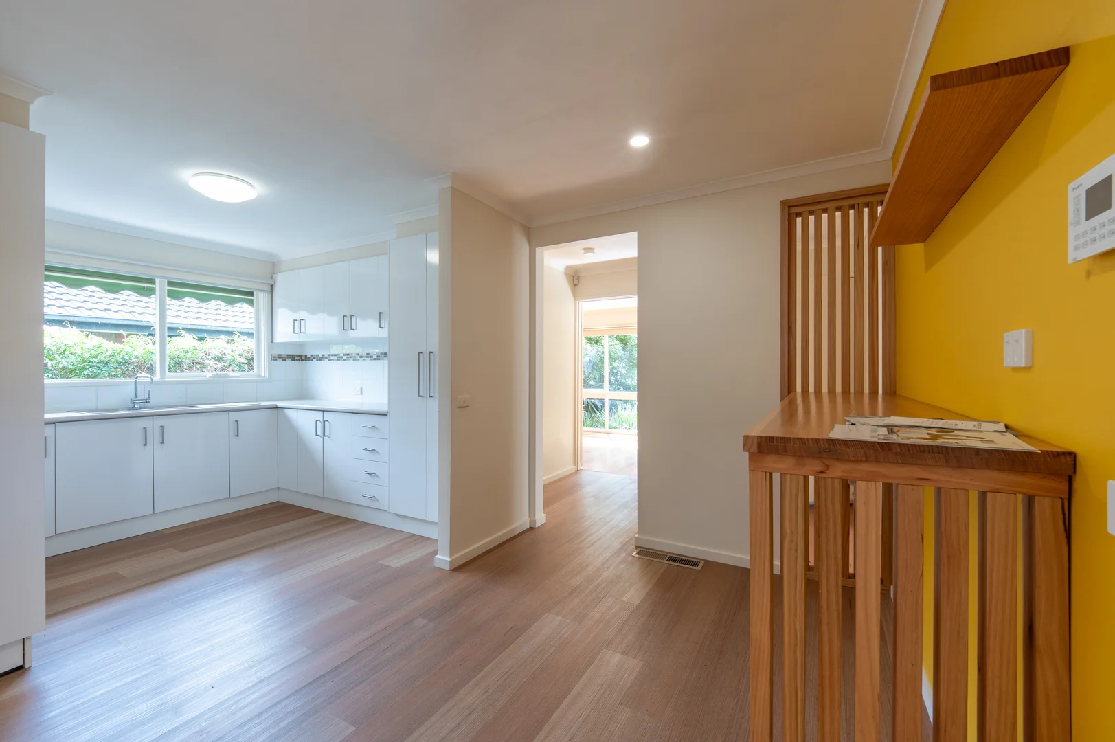 Additional image 5 of 35 Roycroft Avenue, Mill Park VIC 3082