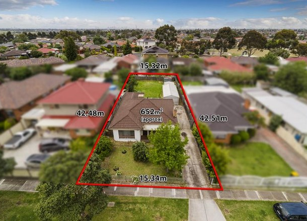 80 Errington Road, St Albans VIC 3021