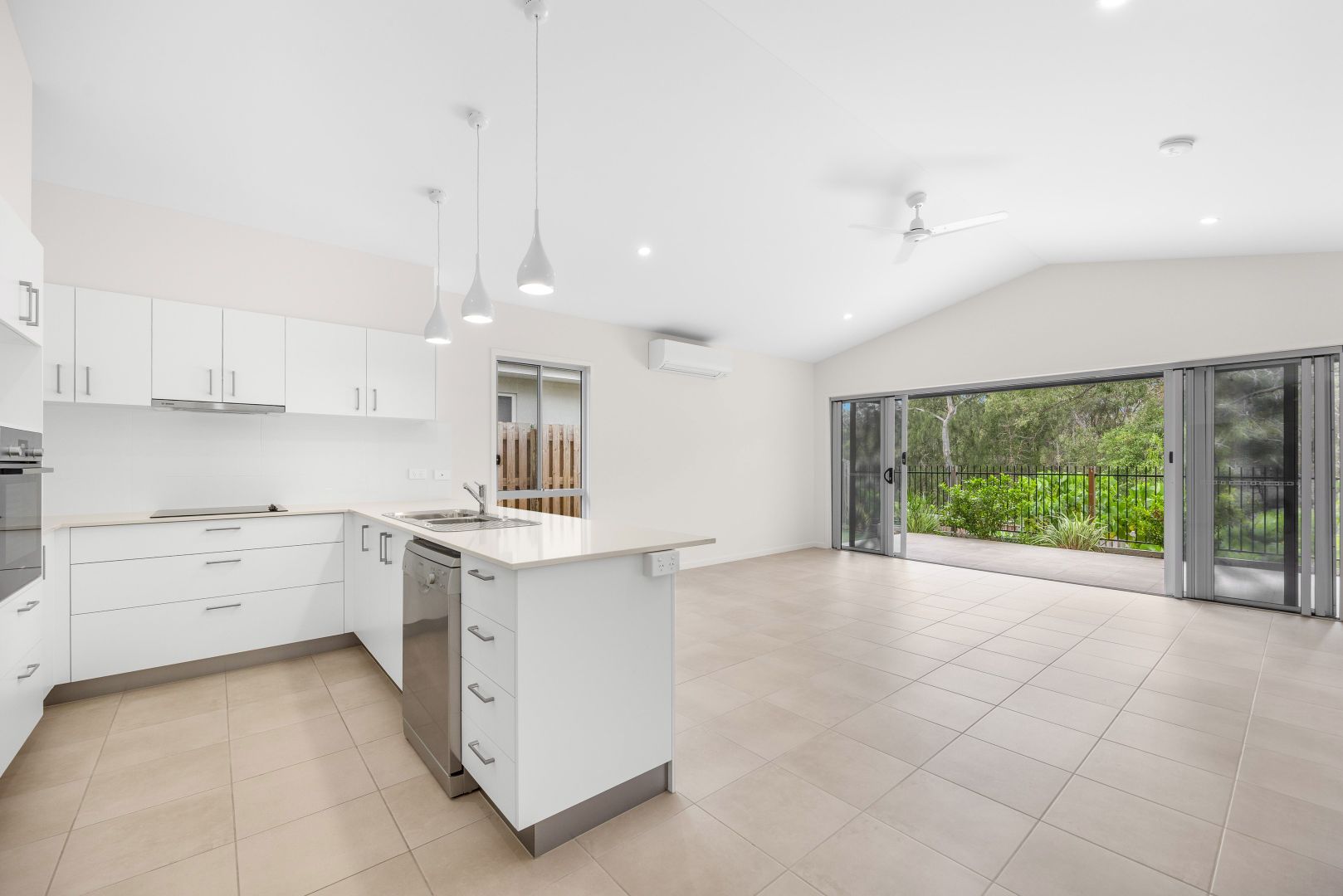 89/2-20 Island View Drive, Urangan QLD 4655, Image 1