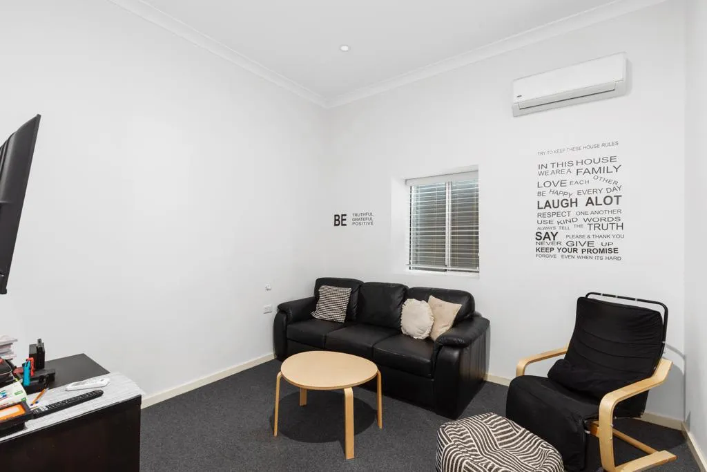 Established 11-Room Boarding House with Manager's Accommodation - Ideal for NDIS, Supported Living or Worker Housing - Widok 6