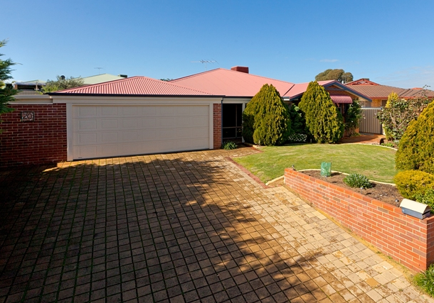 20 Karlak Close, Leda WA 6170