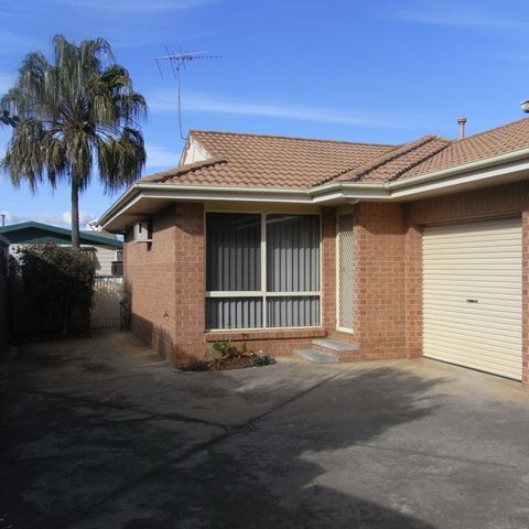 2 bedrooms Townhouse in 3/746 East Street ALBURY NSW, 2640