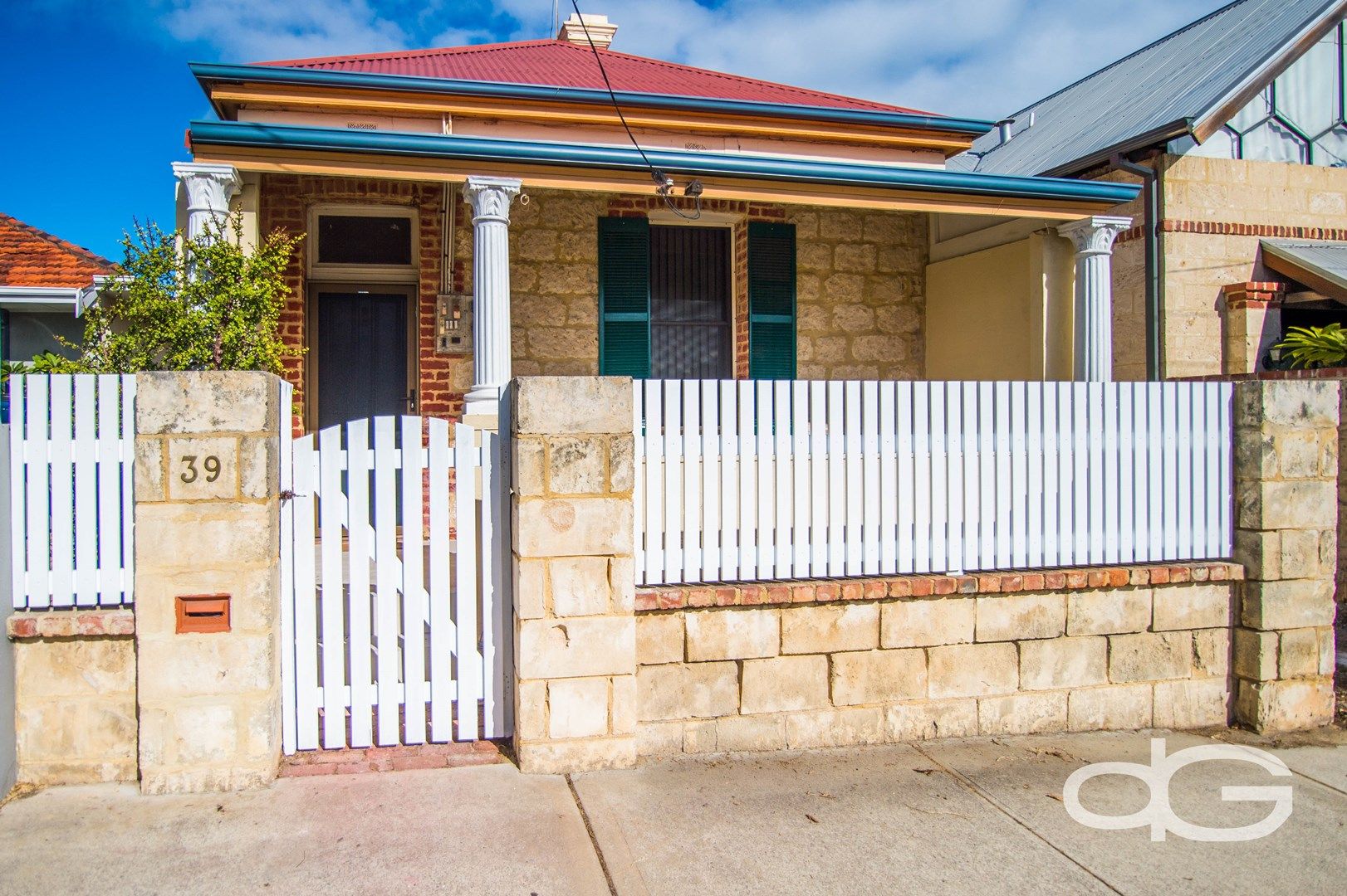 2 bedrooms House in 39 South Street SOUTH FREMANTLE WA, 6162