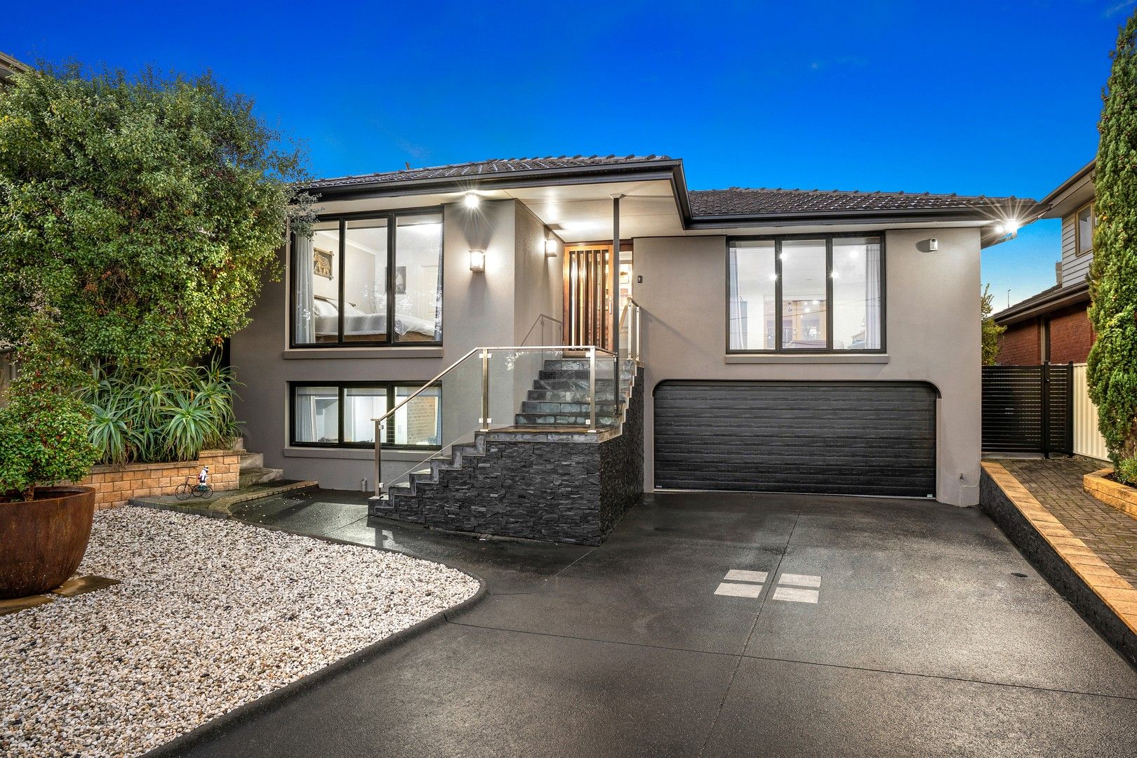 4 bedrooms House in 56 Carbeen Drive BUNDOORA VIC, 3083