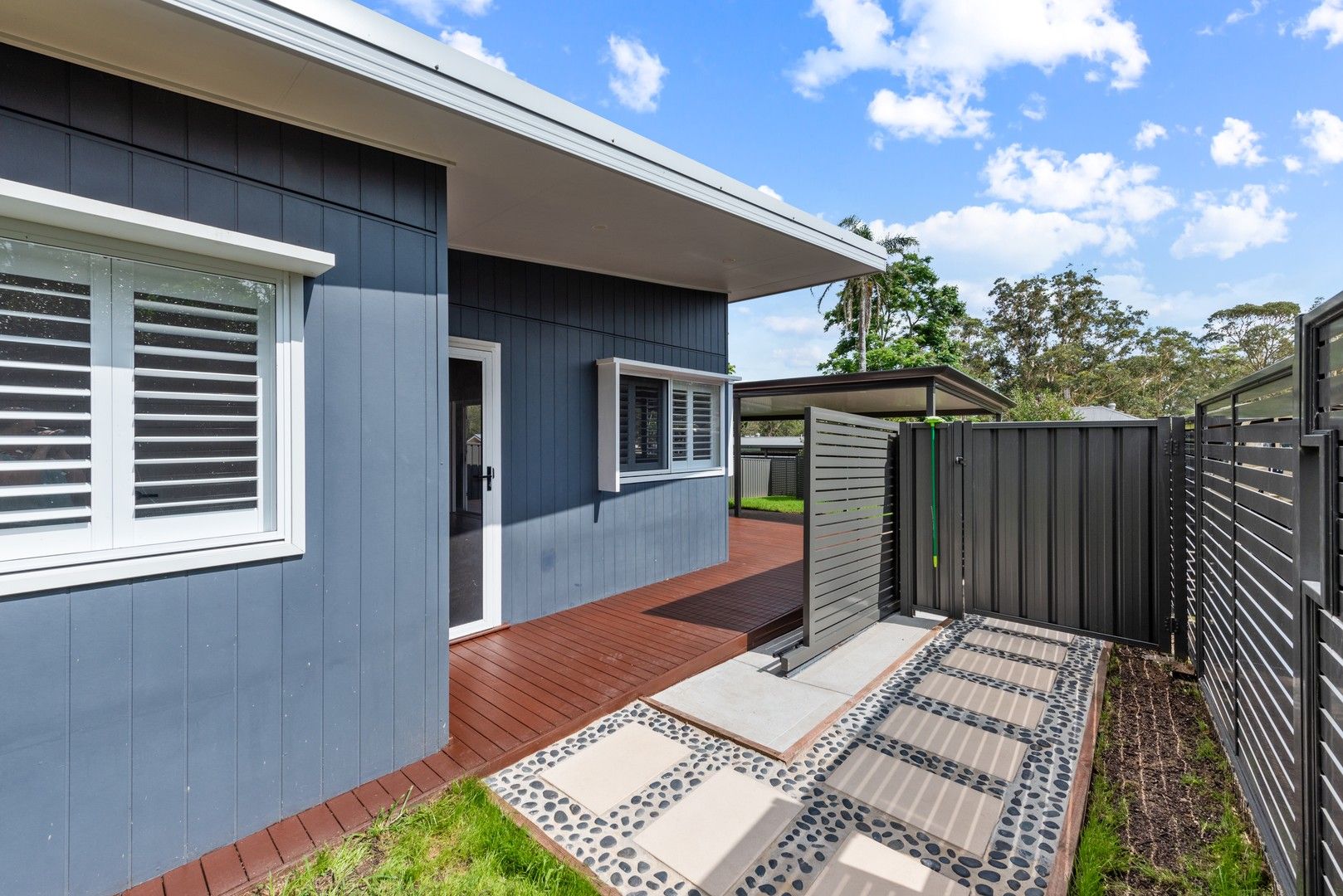 2 bedrooms Apartment / Unit / Flat in 1/286a Freemans Drive COORANBONG NSW, 2265