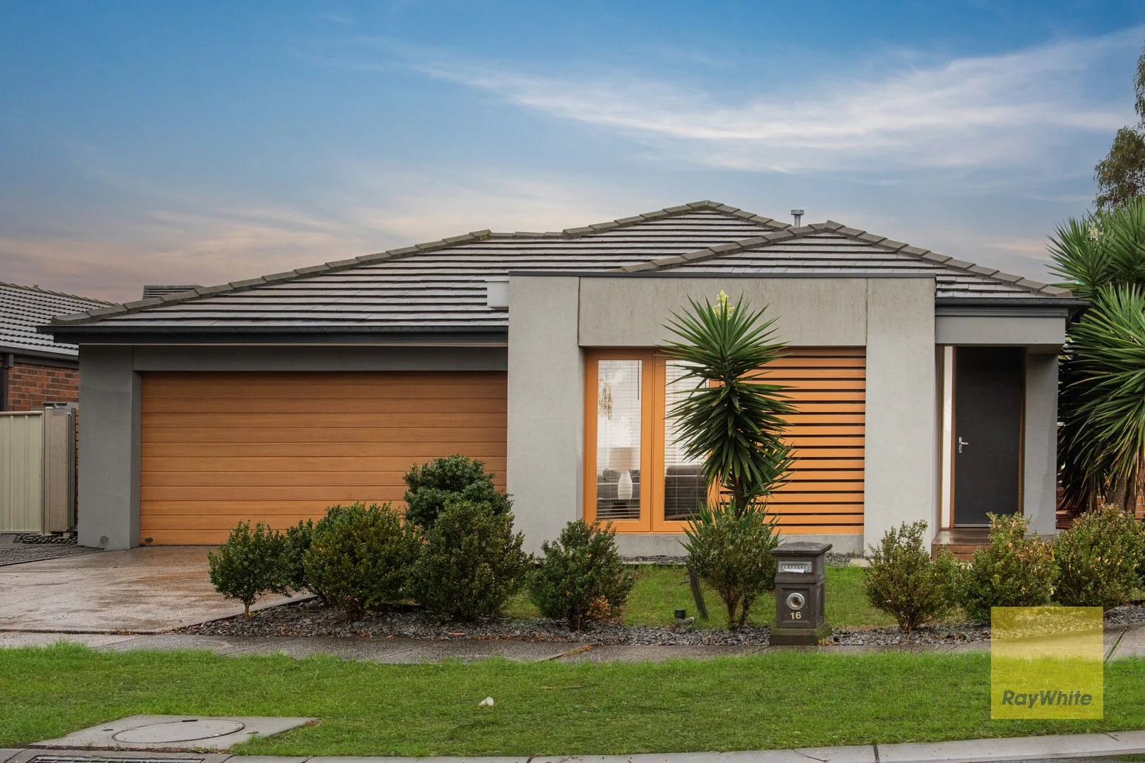 16 Locksley Drive, Truganina VIC 3029