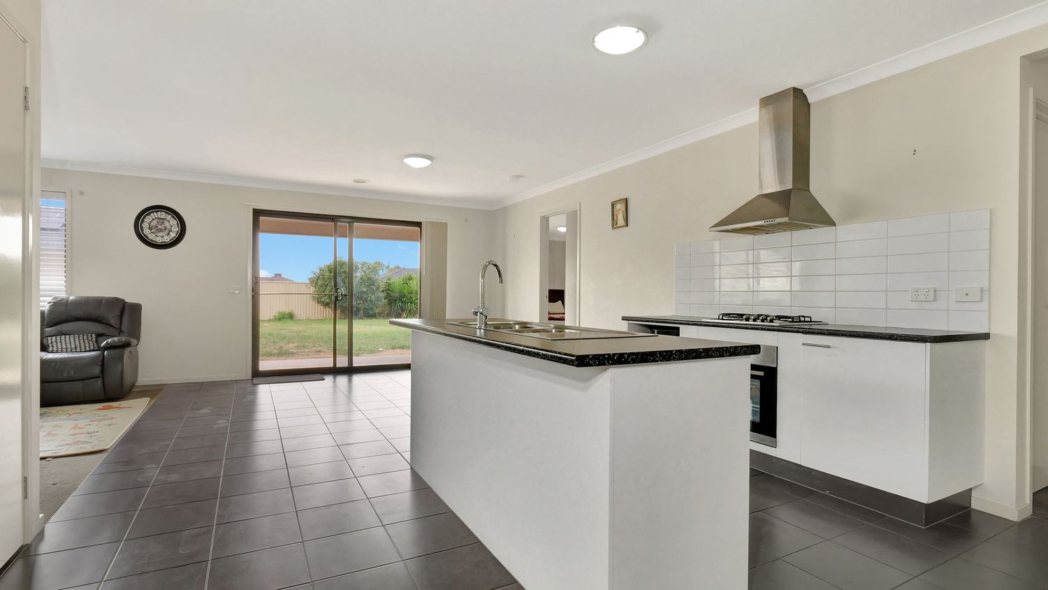 2 Edinburgh Court, Shepparton VIC 3630, Image 1