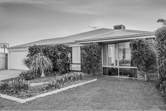Picture of 1 Oakfield Gardens, PARMELIA WA 6167