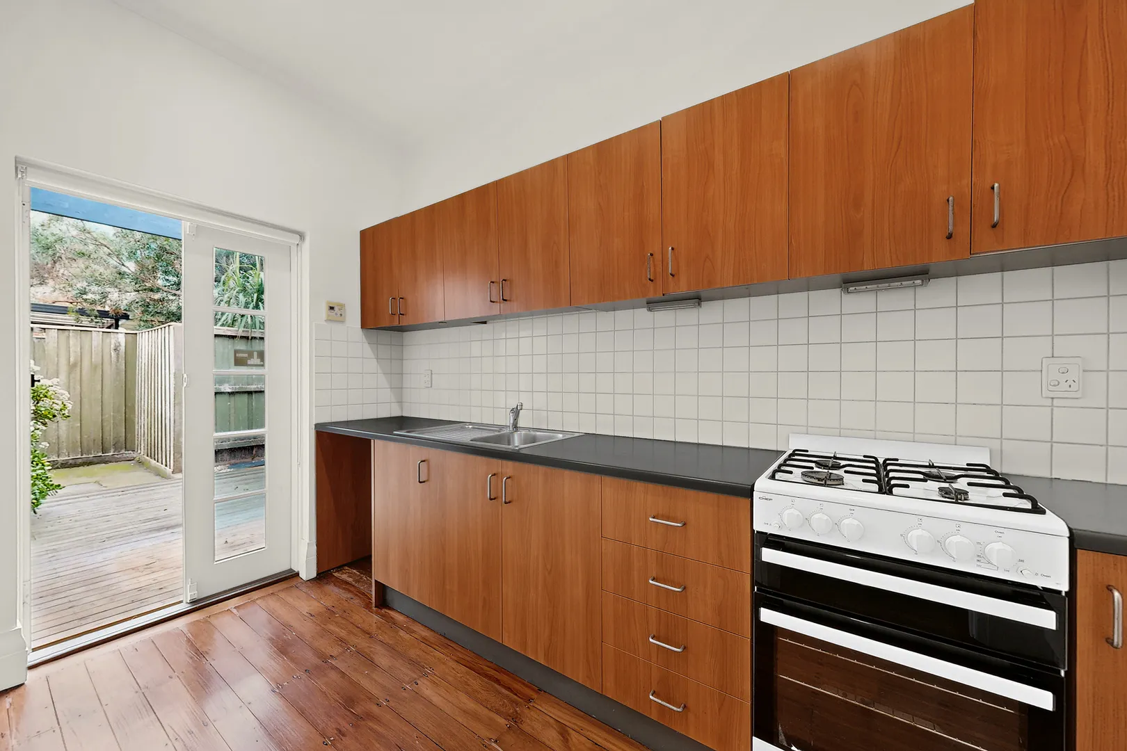 Charming Tudor-Style Apartment with Private Courtyard - View 6