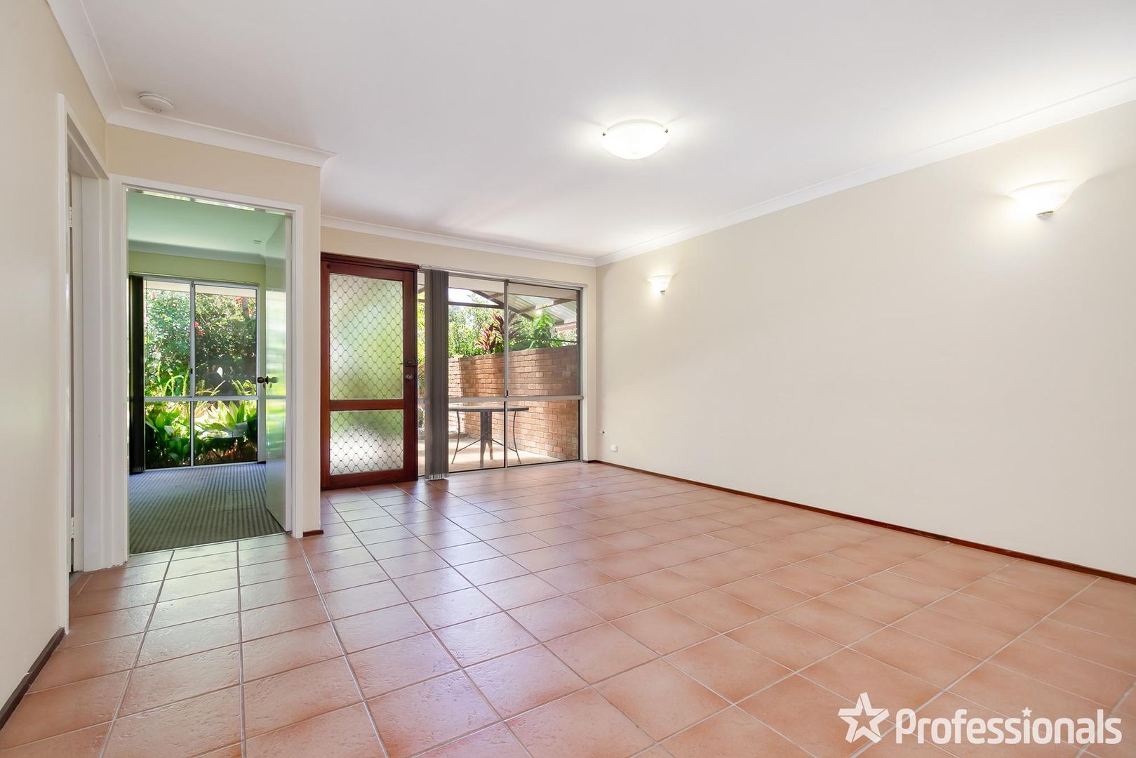 46 Kimberley Way, Parkwood WA 6147, Image 2