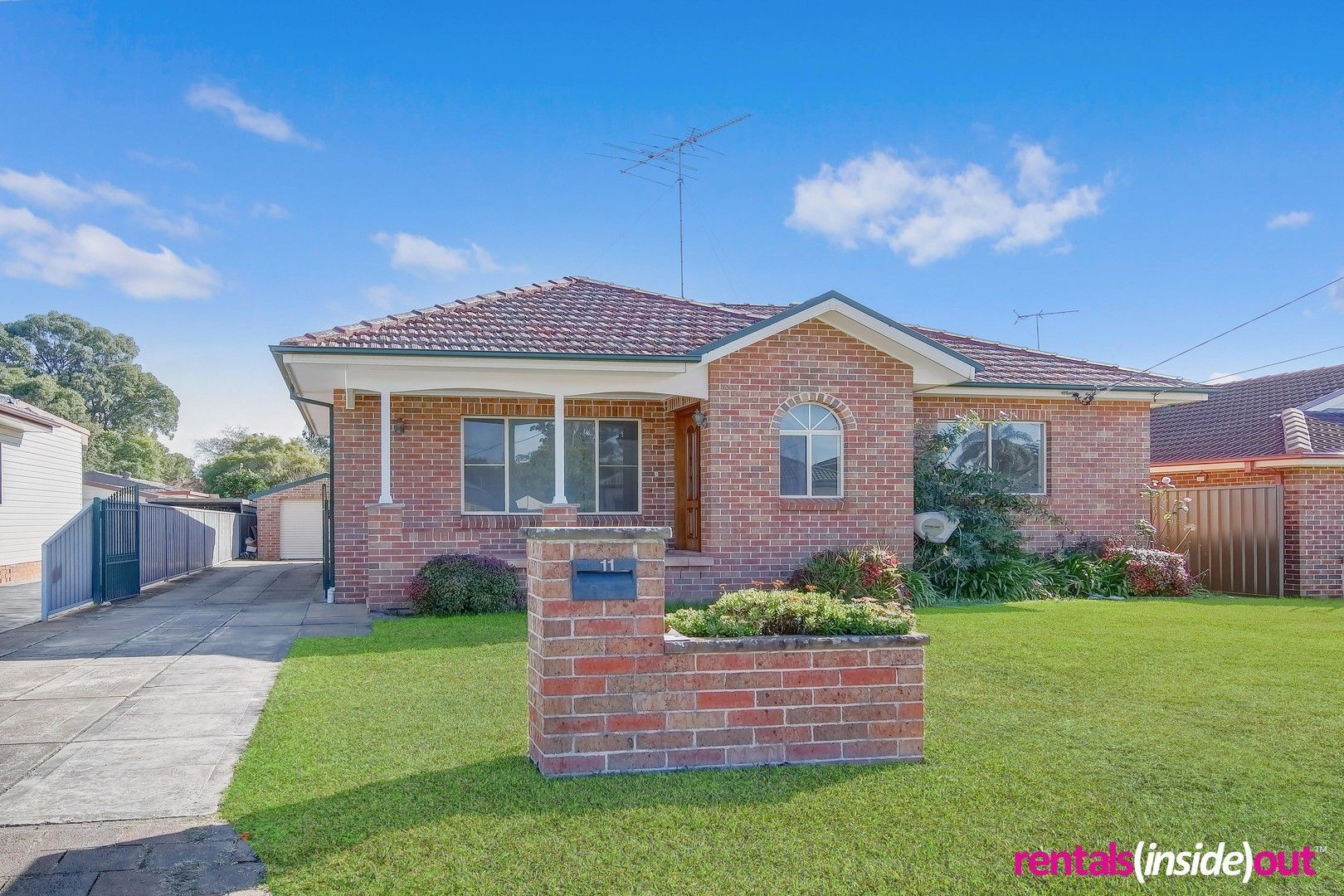 4 bedrooms House in 11 Curran Road MARAYONG NSW, 2148
