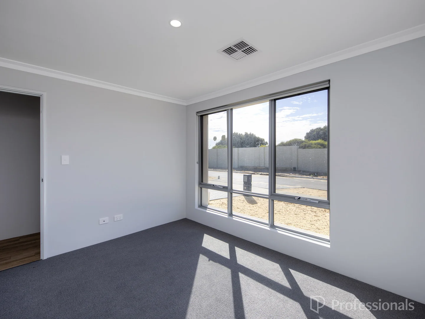 Additional image 3 of 123 Alverstone Boulevard, Lakelands WA 6180